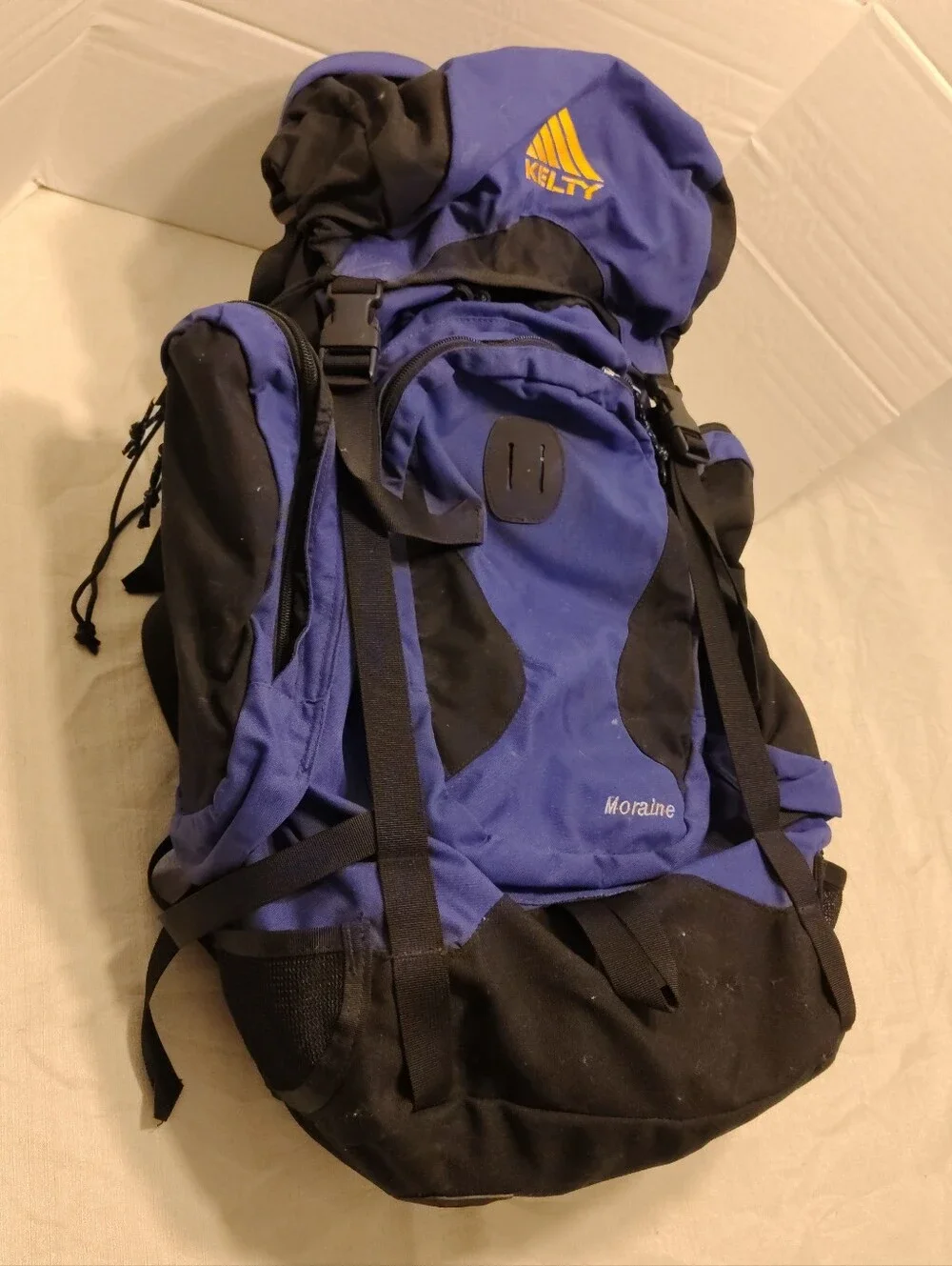 Kelty Moraine Hiking Mountain Hardback Cinch 8 buckle Backpack